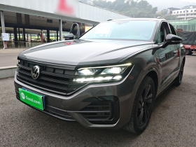 大众 途锐 2021款 3.0TSI 锐享版 曜黑运动套装