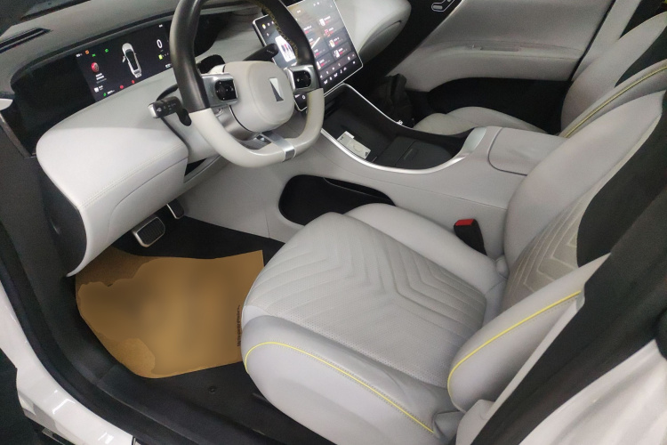 阿维塔11 2022款 超长续航双电机奢享版 4座中控内饰19