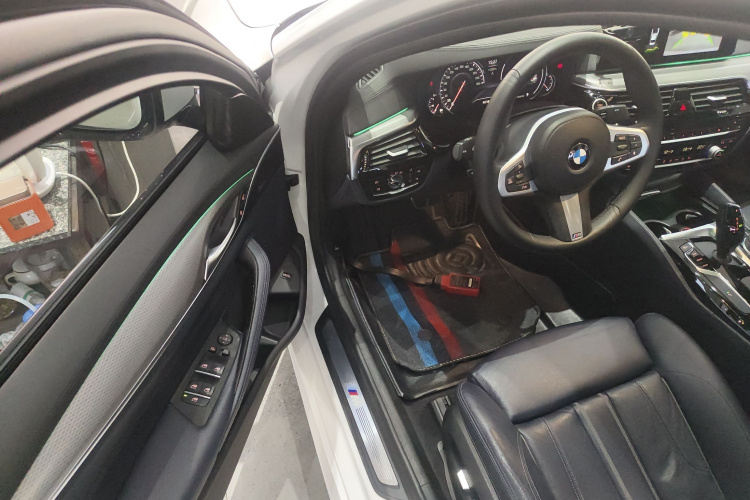 宝马5系(进口) 2018款 525i M运动套装中控内饰20