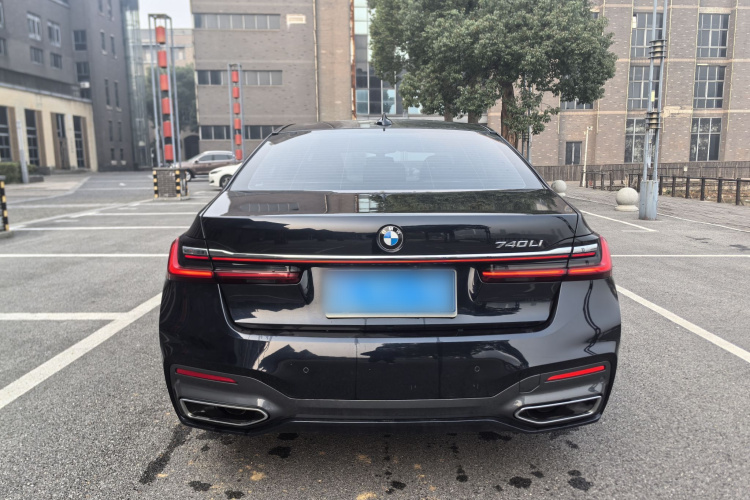 宝马7系 2021款 740Li 领先型 M运动套装车身外观6006
