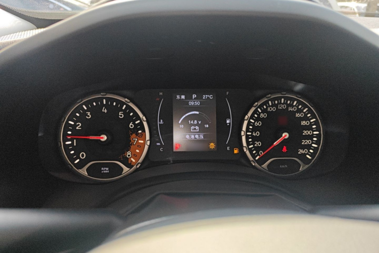 Jeep 自由侠 2018款 互联大屏版 180T 自动高能版局部细节14