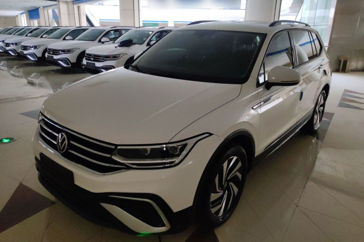 大众 途观L 2022款 330TSI 自动两驱舒享版车身外观1