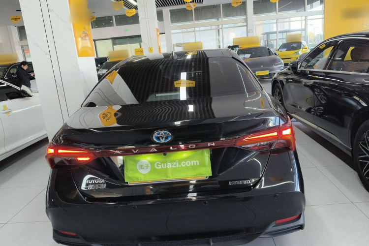 丰田 亚洲龙 2023款 双擎 2.5L 进取版车身外观6