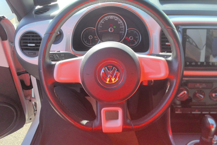 大众 甲壳虫 2017款 180TSI 宜乐版中控内饰13