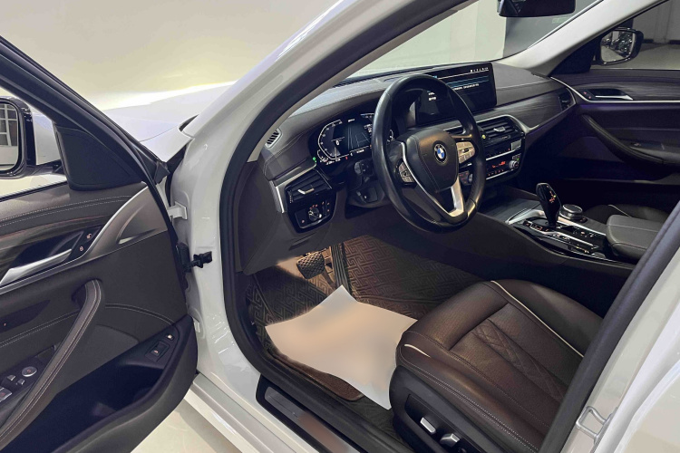 宝马5系新能源 2021款 改款 535Le 豪华套装中控内饰7006