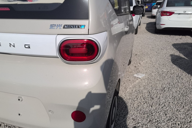 五菱汽车 宏光MINIEV 2024款 第三代 215km 青春版车身外观9