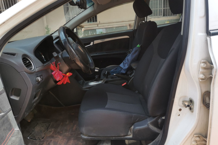 荣威350 2015款 1.5L 自动豪华天窗版中控内饰19