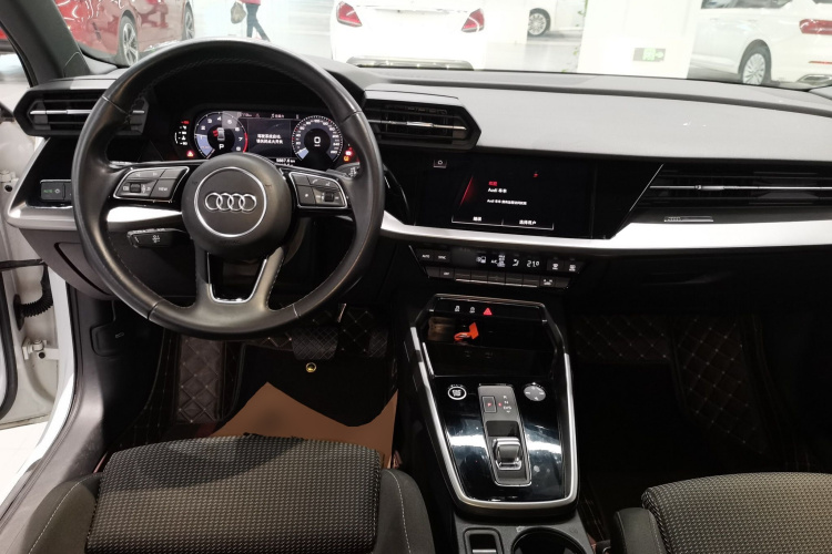 奥迪A3 2022款 A3L Limousine 35 TFSI 进取运动型中控内饰12