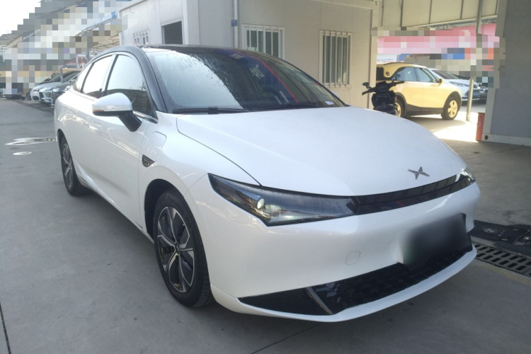 小鹏P5 2024款 500Plus版车身外观3