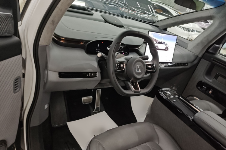 极氪MIX 2025款 长续航智驾版中控内饰12