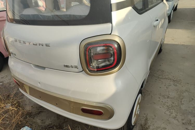 奔腾小马 2026款 222km 萌趣马 Plus车身外观9