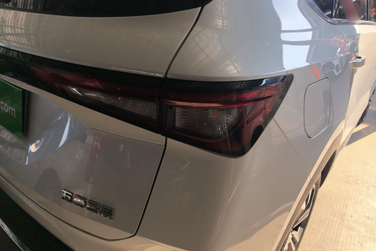 五菱汽车 五菱星辰 2021款 1.5T CVT星辉版车身外观9