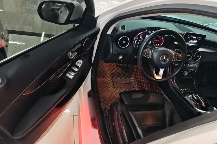 奔驰C级 2017款 C 200 L 运动版中控内饰20