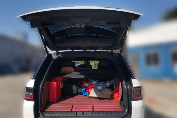 路虎 揽胜运动版新能源 2019款  P400e SE中控内饰23