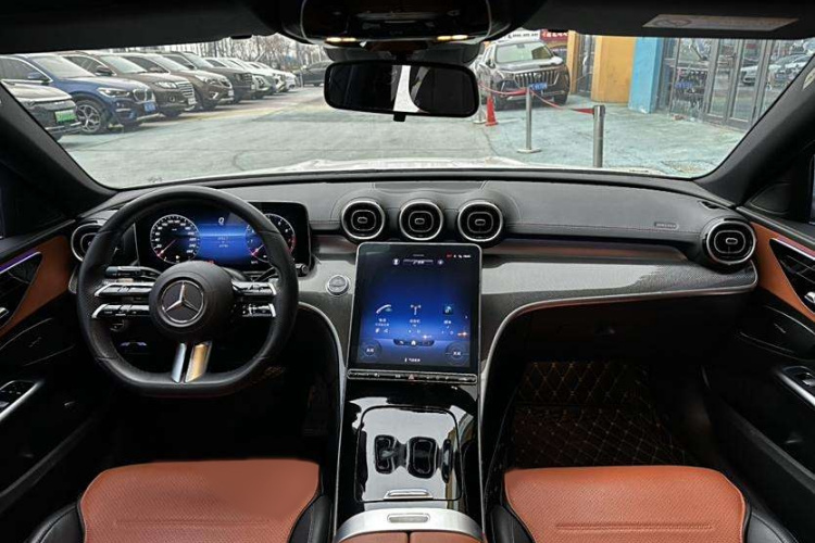 奔驰C级 2022款 改款 C 200 L 运动版中控内饰7001