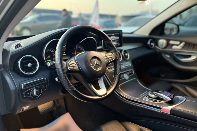 奔驰C级 2015款 C 200 L 运动型中控内饰7011