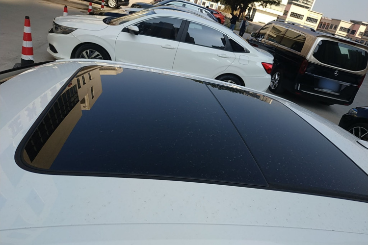 奥迪A4L 2018款 30周年年型 40 TFSI 时尚型局部细节57