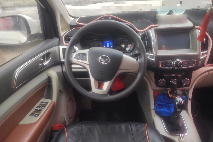 北汽幻速H3 2016款 H3F 1.5L 手动尊贵型中控内饰13