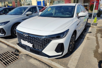 奇瑞 风云A8 2024款 127 出行版