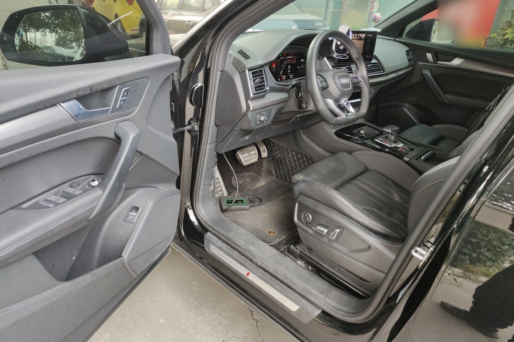 奥迪Q5L 2024款 40 TFSI 豪华动感型中控内饰20