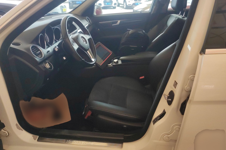 奔驰C级 2013款 C 260 时尚型 Grand Edition局部细节19