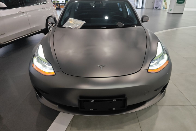 特斯拉 Model 3 2022款 后轮驱动版车身外观2