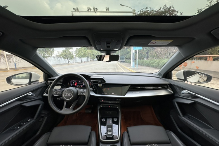 奥迪A3 2024款 A3L Limousine 35 TFSI 时尚运动型局部细节16