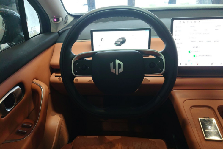 零跑汽车 零跑C16 2026款 增程 200尊享版 6座中控内饰13