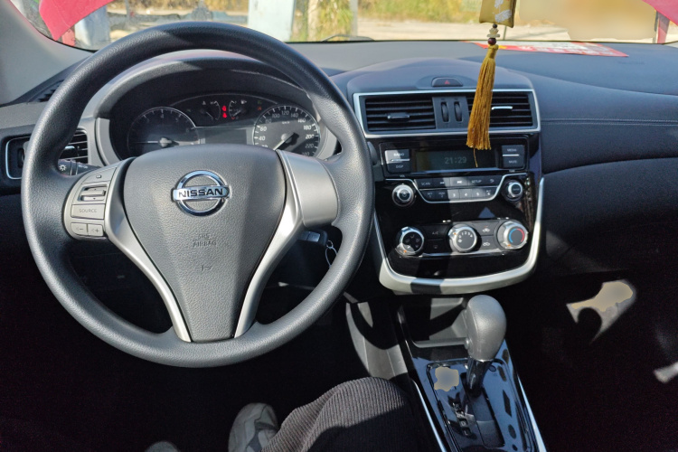 日产 骐达TIIDA 2019款 1.6L CVT酷动版 国VI中控内饰7002