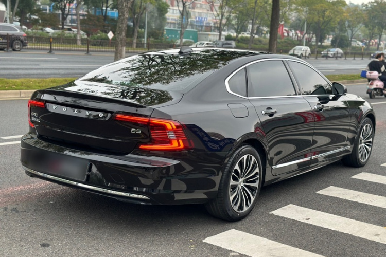 沃尔沃S90 2023款 B5 智逸豪华版车身外观6005