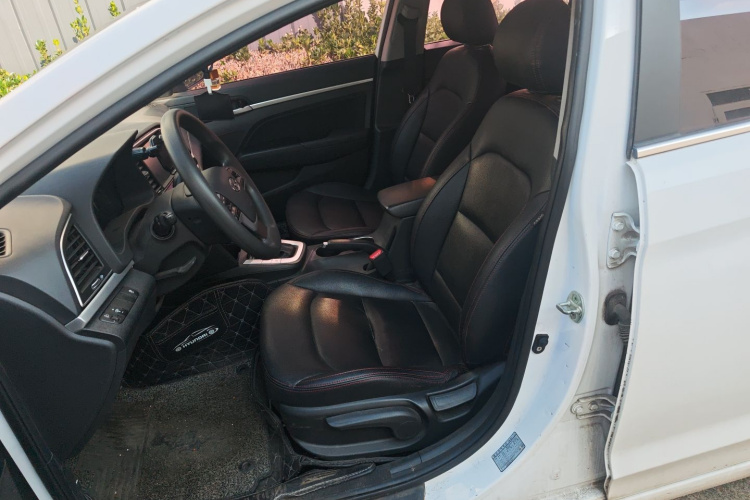 现代 领动 2016款 1.6L 自动智炫·精英型中控内饰19