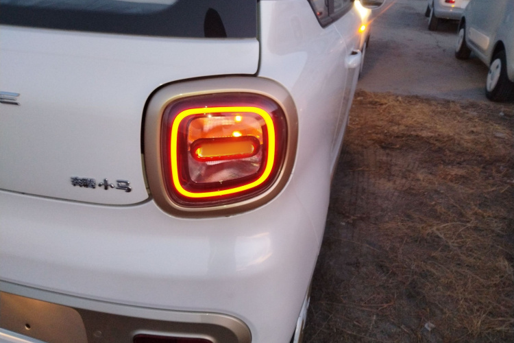 奔腾小马 2026款 222km 萌趣马 Plus车身外观9