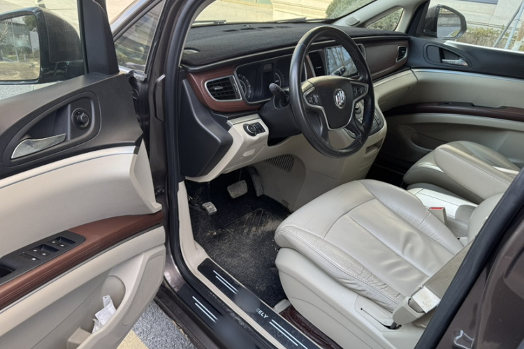 别克GL8 2017款 25S 豪华型 国V中控内饰7011