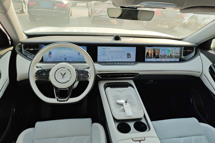 岚图汽车 岚图FREE 2025款 318 318km 后驱环游版中控内饰7002