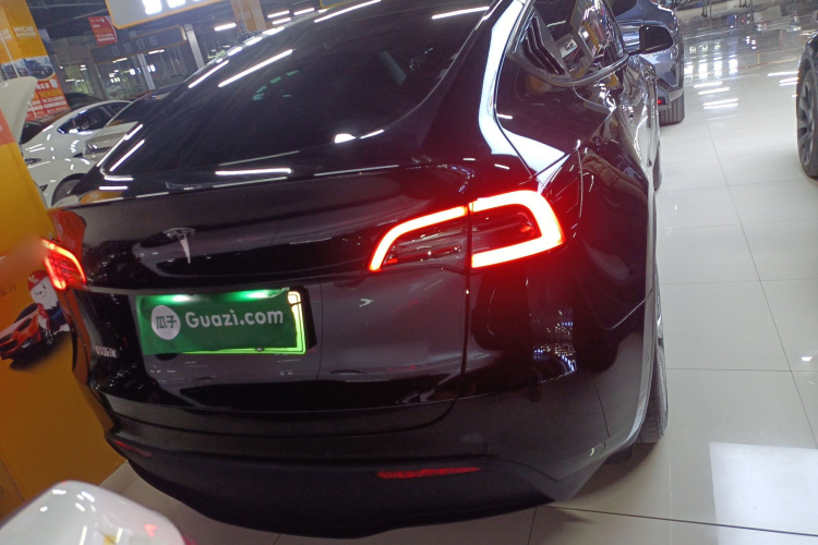 特斯拉 Model Y 2022款 改款 后轮驱动版车身外观6