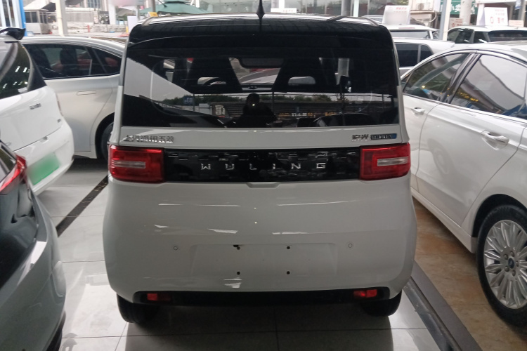 五菱汽车 宏光MINIEV 2021款 马卡龙夹心款 170km 磷酸铁锂车身外观6004