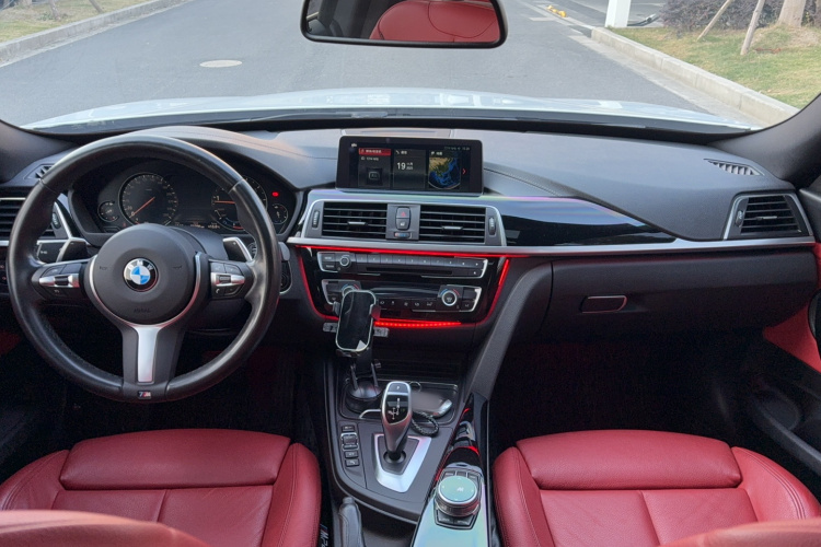 宝马3系GT 2020款 320i M运动曜夜版中控内饰7004