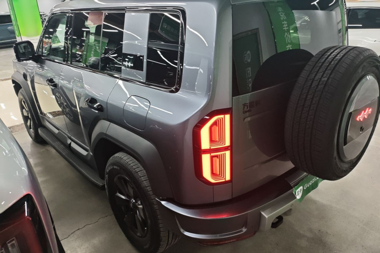 方程豹 豹5 2025款 210KM 云辇天神Ultra版车身外观4