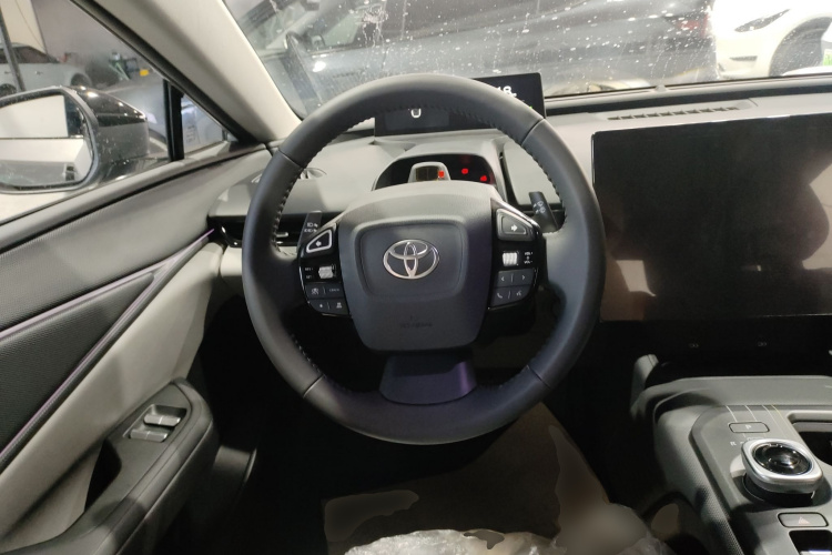 丰田bZ5 2025款 550 PRO中控内饰13