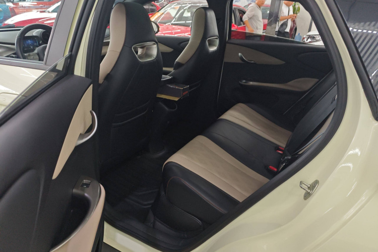 比亚迪 海豚 2023款 420km 时尚版中控内饰21