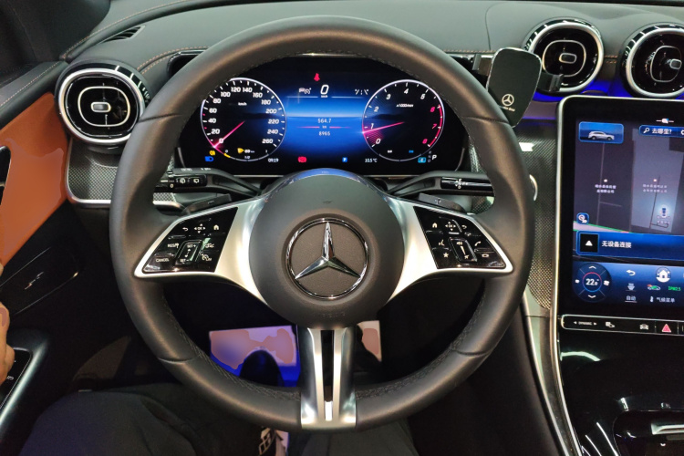 奔驰GLC 2024款 GLC 260 L 4MATIC 动感型 5座中控内饰13