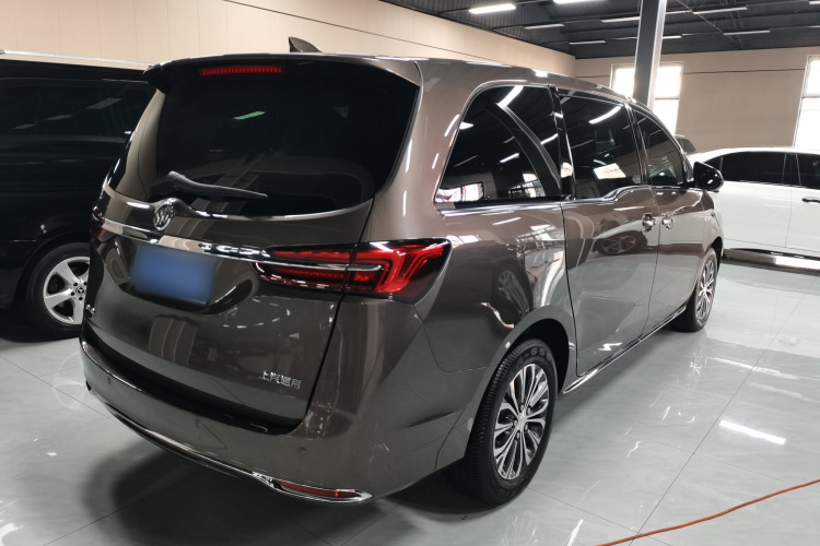 别克GL8 2023款 改款 陆上公务舱 豪华型车身外观7