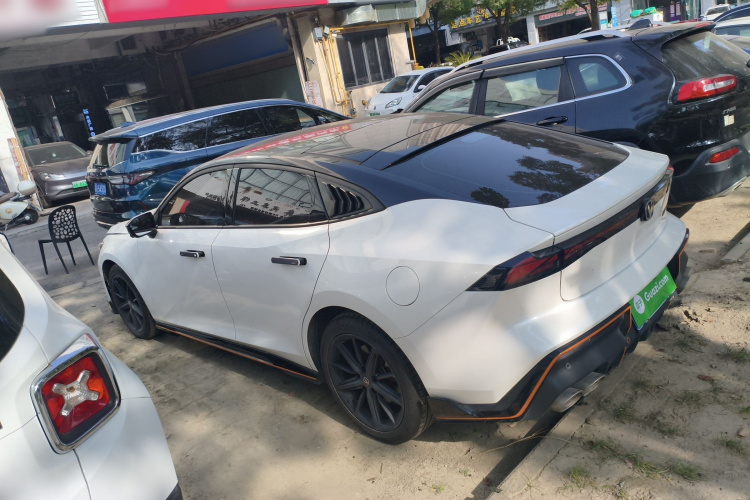 长安UNI-V 2023款 2.0T 领速版车身外观4