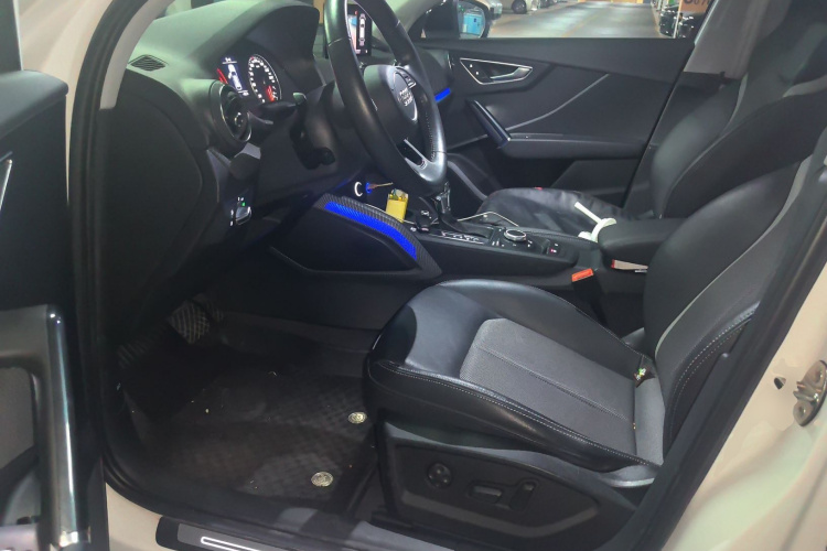 奥迪Q2L 2021款 35 TFSI 时尚动感型中控内饰20