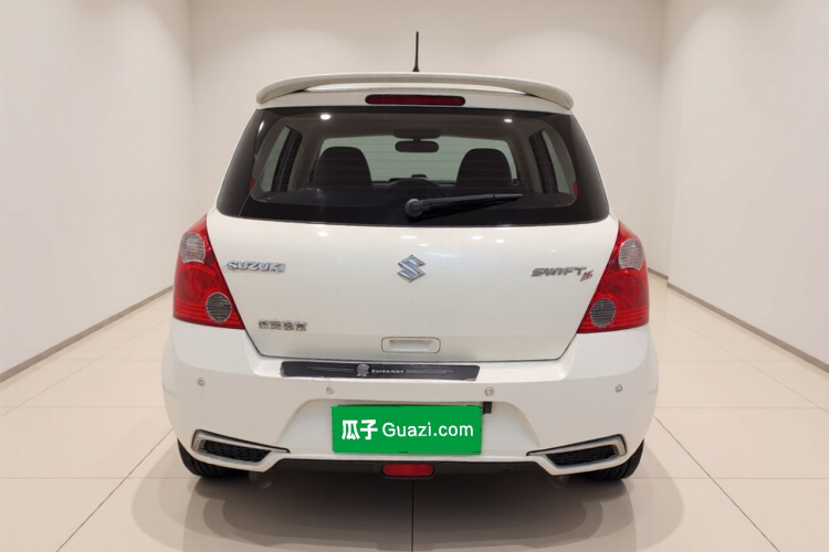 铃木 雨燕 2014款 1.5L 自动时尚型车身外观6