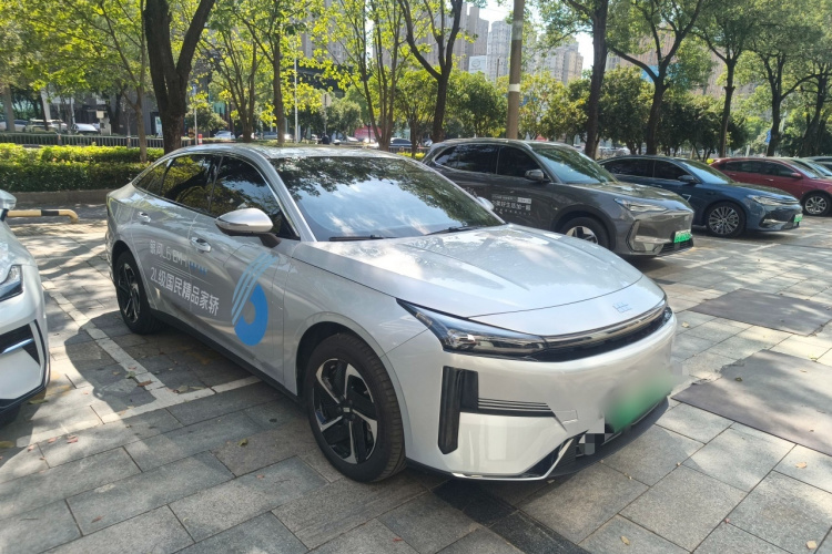 吉利银河 银河L6 2025款 EM-i 140km 星舰版车身外观6002