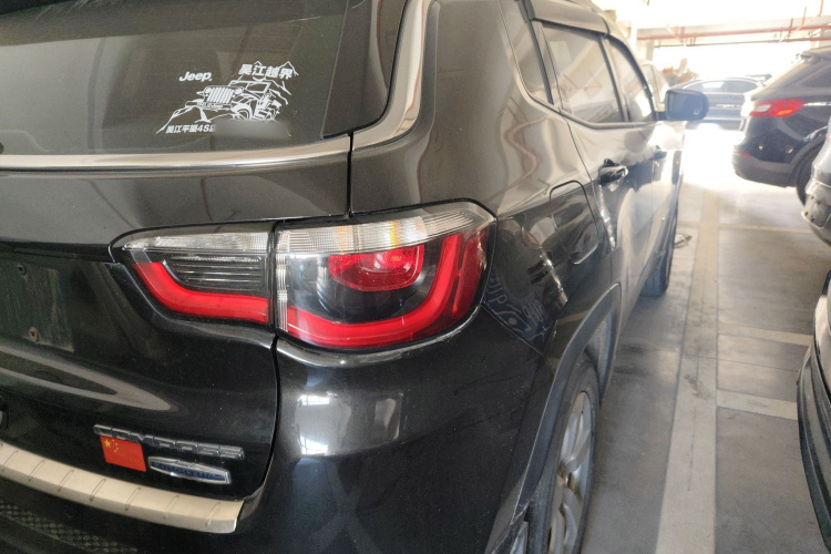 Jeep 指南者 2017款 200T 自动家享版车身外观9