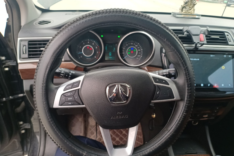 北汽威旺S50 2016款 1.5T 手动欢动精英型中控内饰13