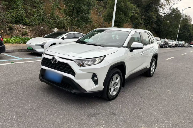 丰田 RAV4荣放 2021款 2.0L CVT两驱都市版车身外观6008