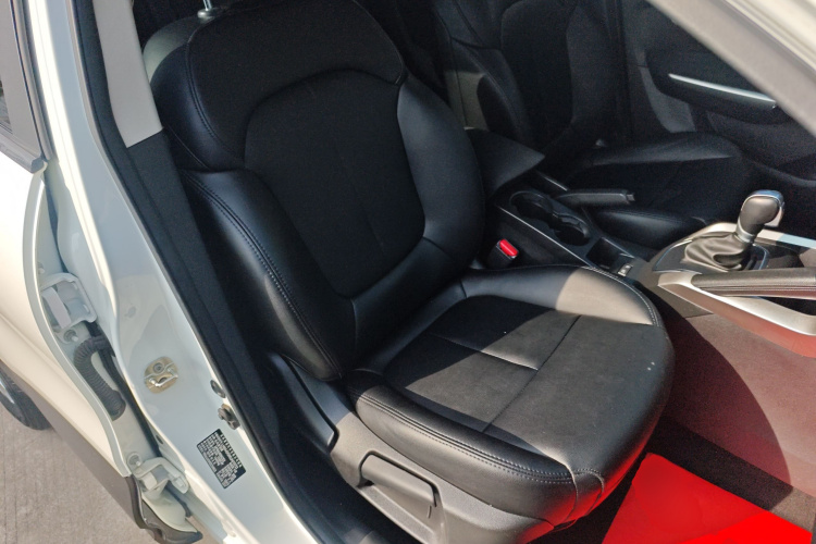 雷诺 科雷嘉 2017款 2.0L 两驱舒适版局部细节41